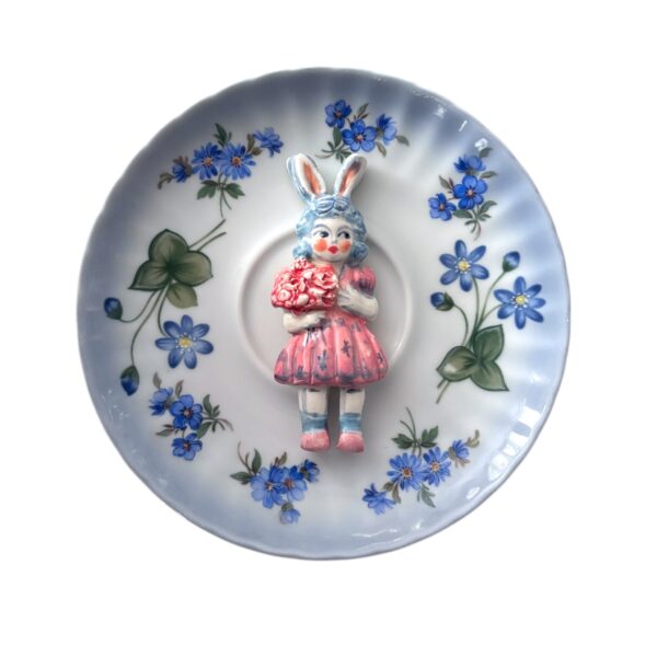 Hanging decorative plate